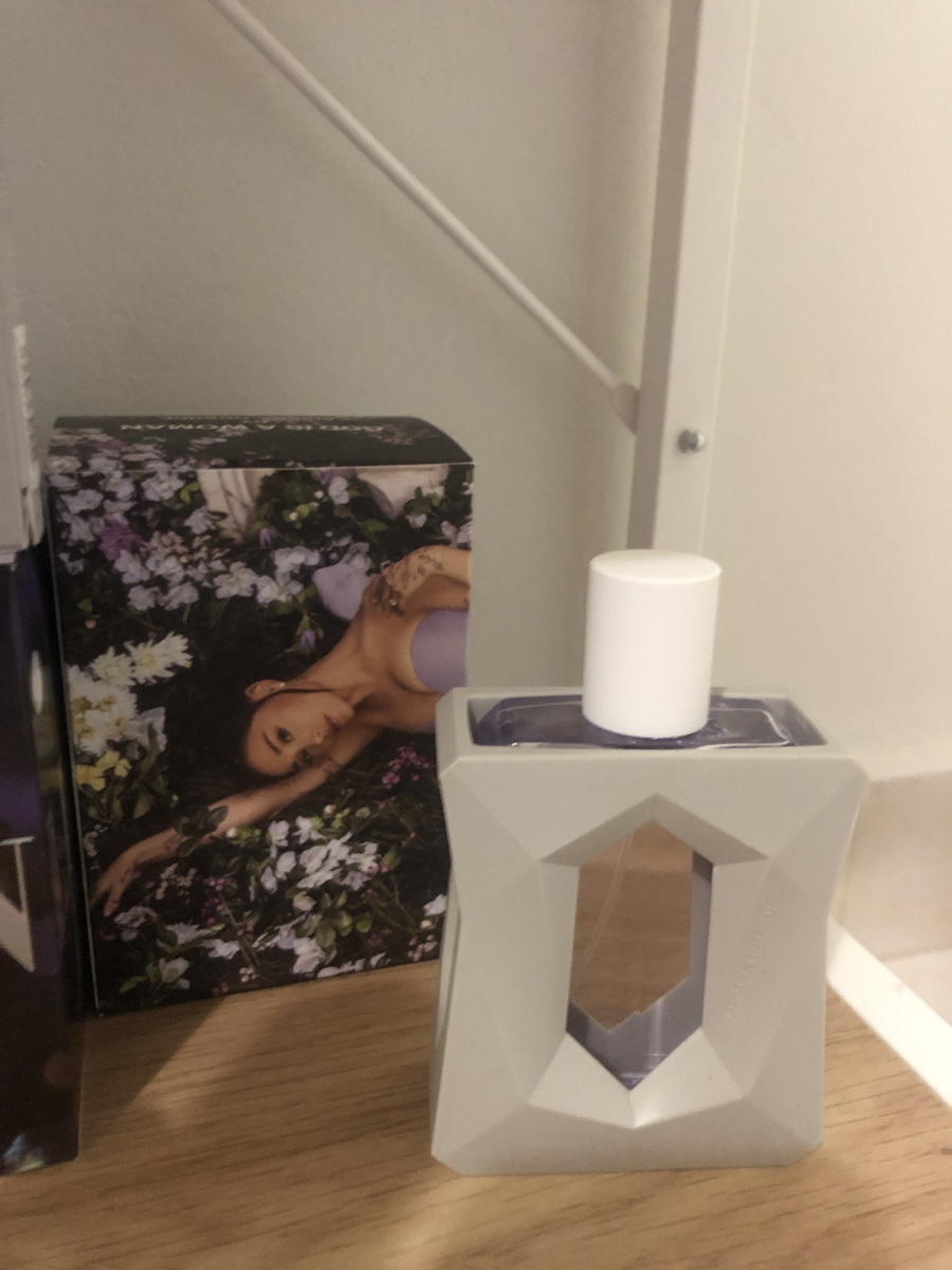 Ariana Grande God A Woman Eau de Parfum 100ml