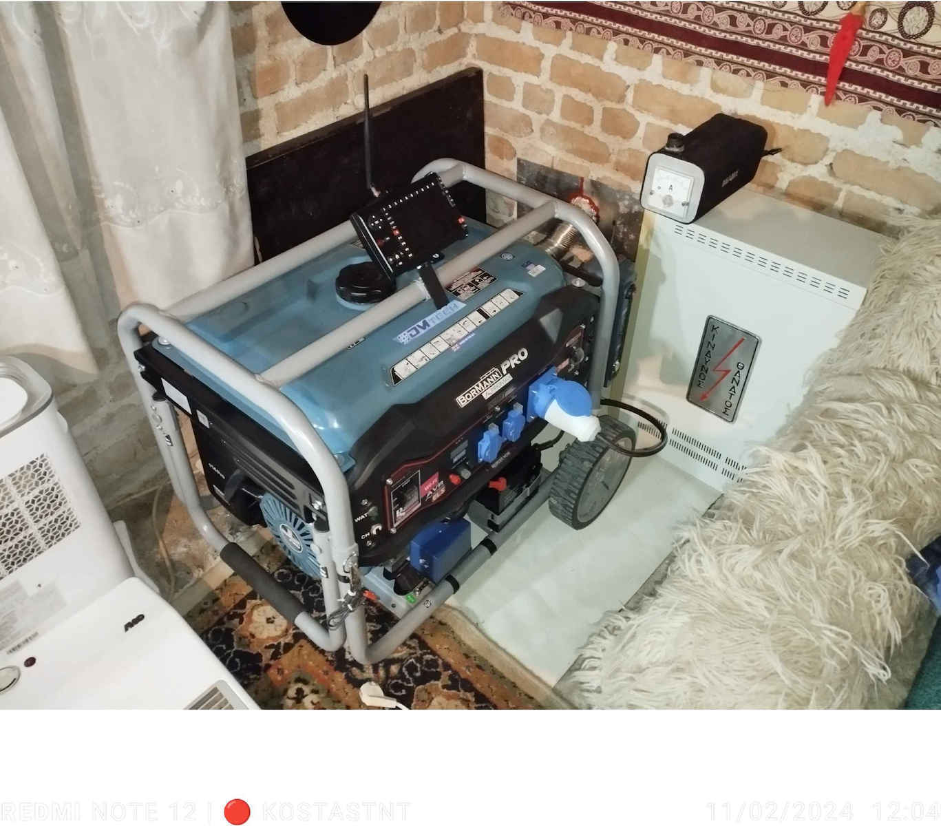Bormann Pro BGB6000 Generators Benzin mit Kickstart, Rädern und maximaler Leistung 6.6kVA