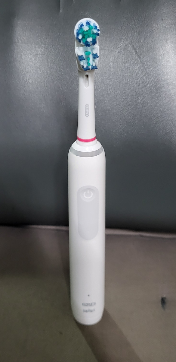 Oral-B Clean & Protect 3 Електрическа Четка за Зъби с Таймер Бял