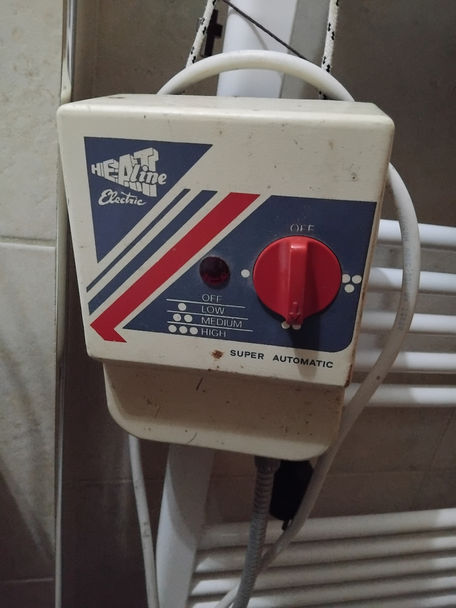 HL-38-55 Wall Mounted Electric Single-Phase Instant Water Heater for Bathroom 5.5kW