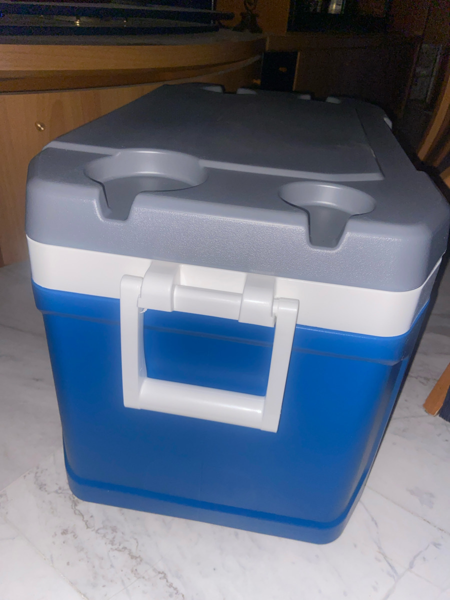 Igloo Latitude 52 Portable Fridge 49l Red