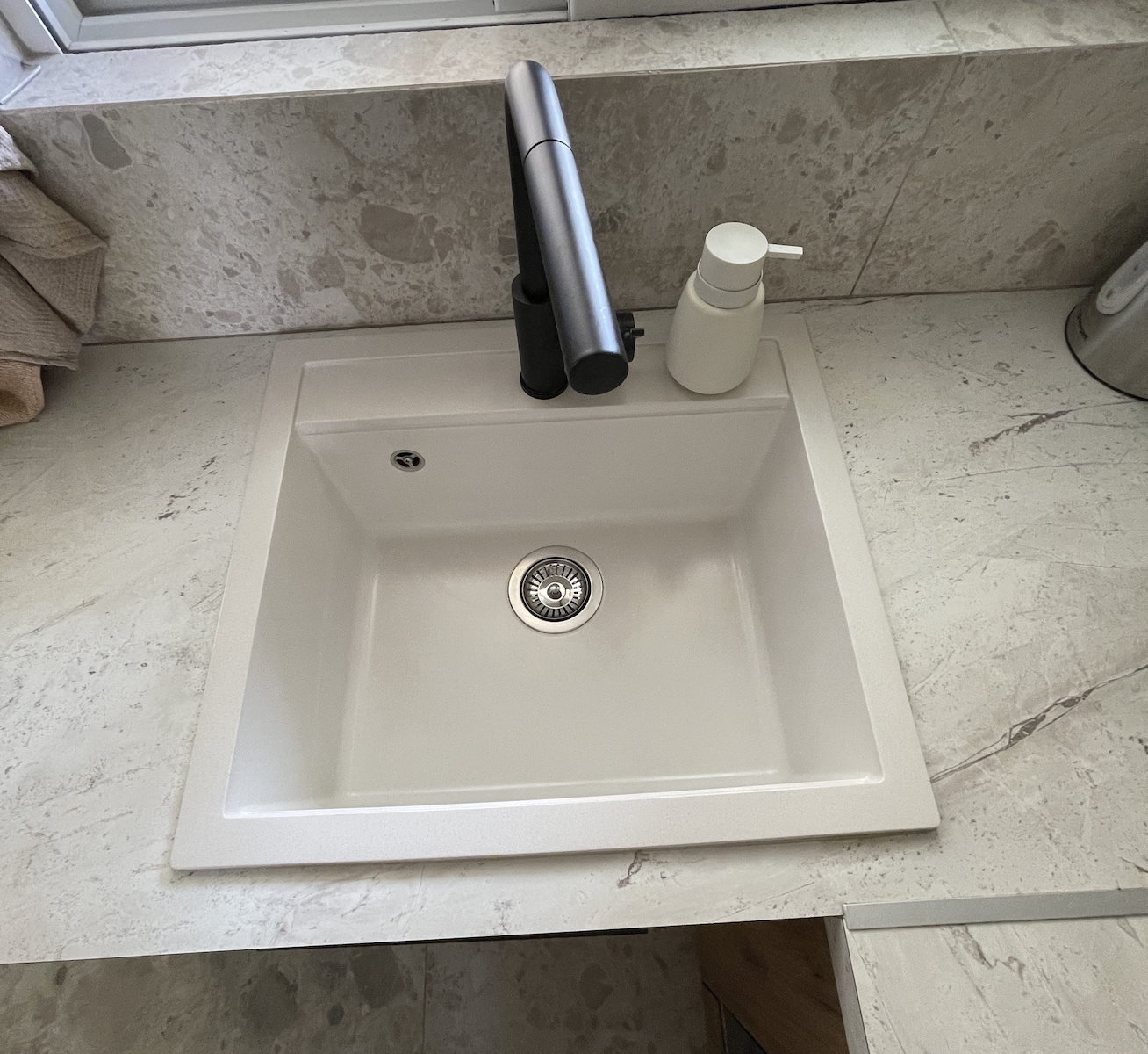 Quadro SQQ100 Drop-In Küchenspüle aus Synthetischem Granit M56xB51cm Weiß