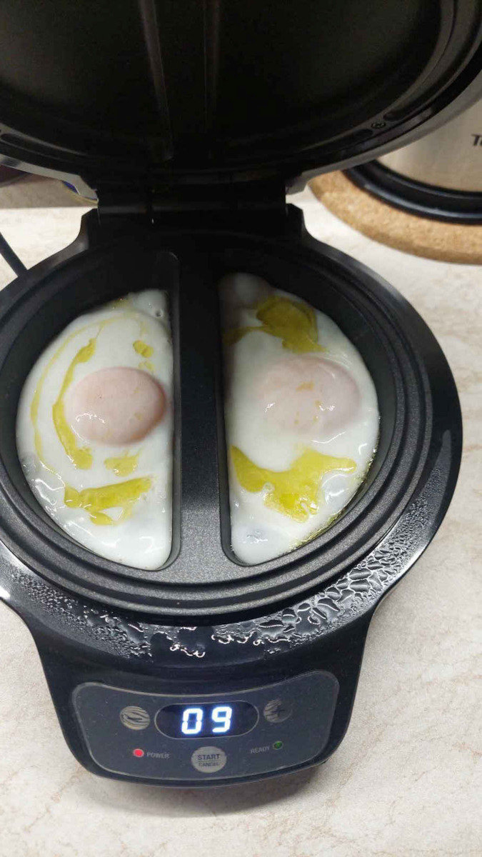 Rommelsbacher CHEF OM 950 Oskar Уред за омлети 950W Черен