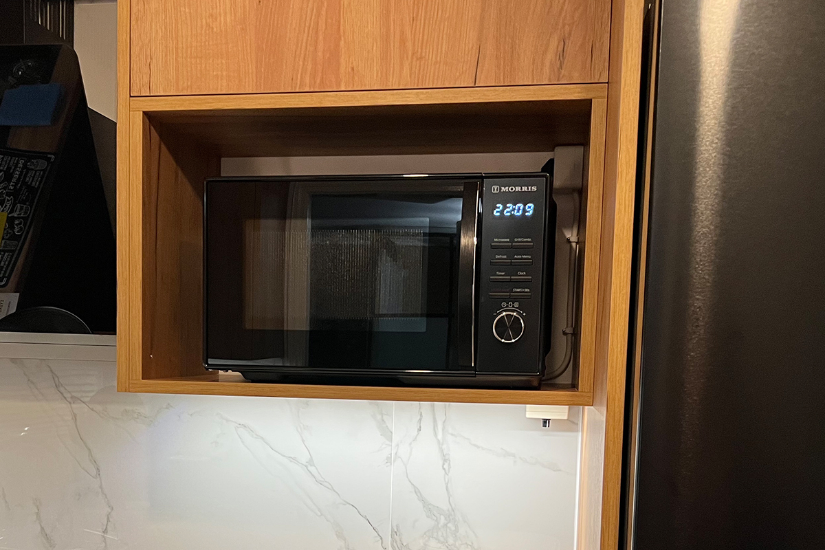 Morris Φούρνος Μικροκυμάτων με Grill 23lt Μαύρος