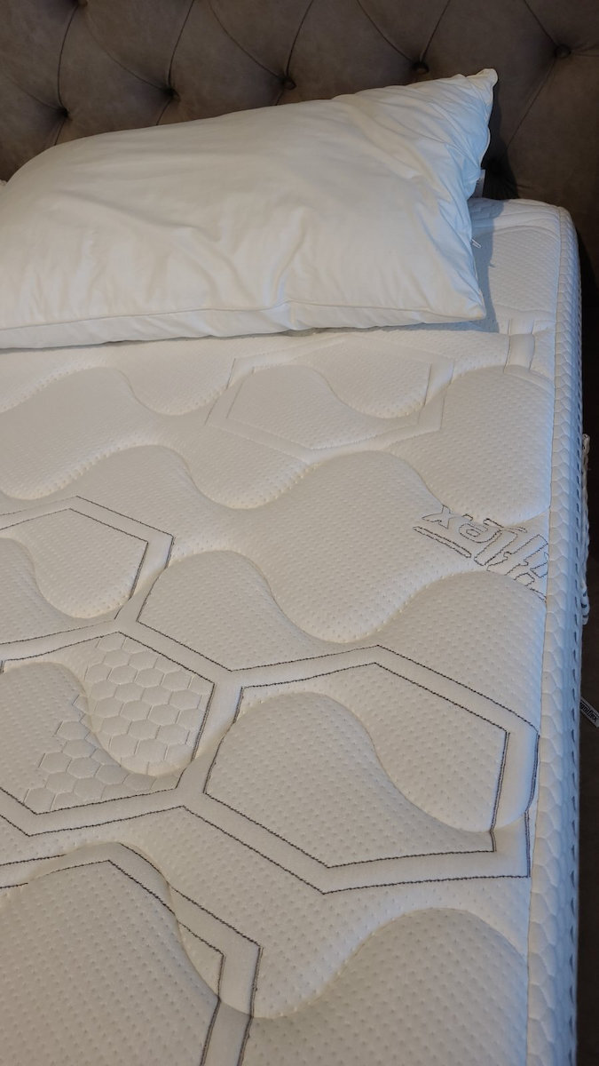 Magniflex Massaggio Deluxe Υπέρδιπλο Ανατομικό Στρώμα Memory Foam 160x200cm
