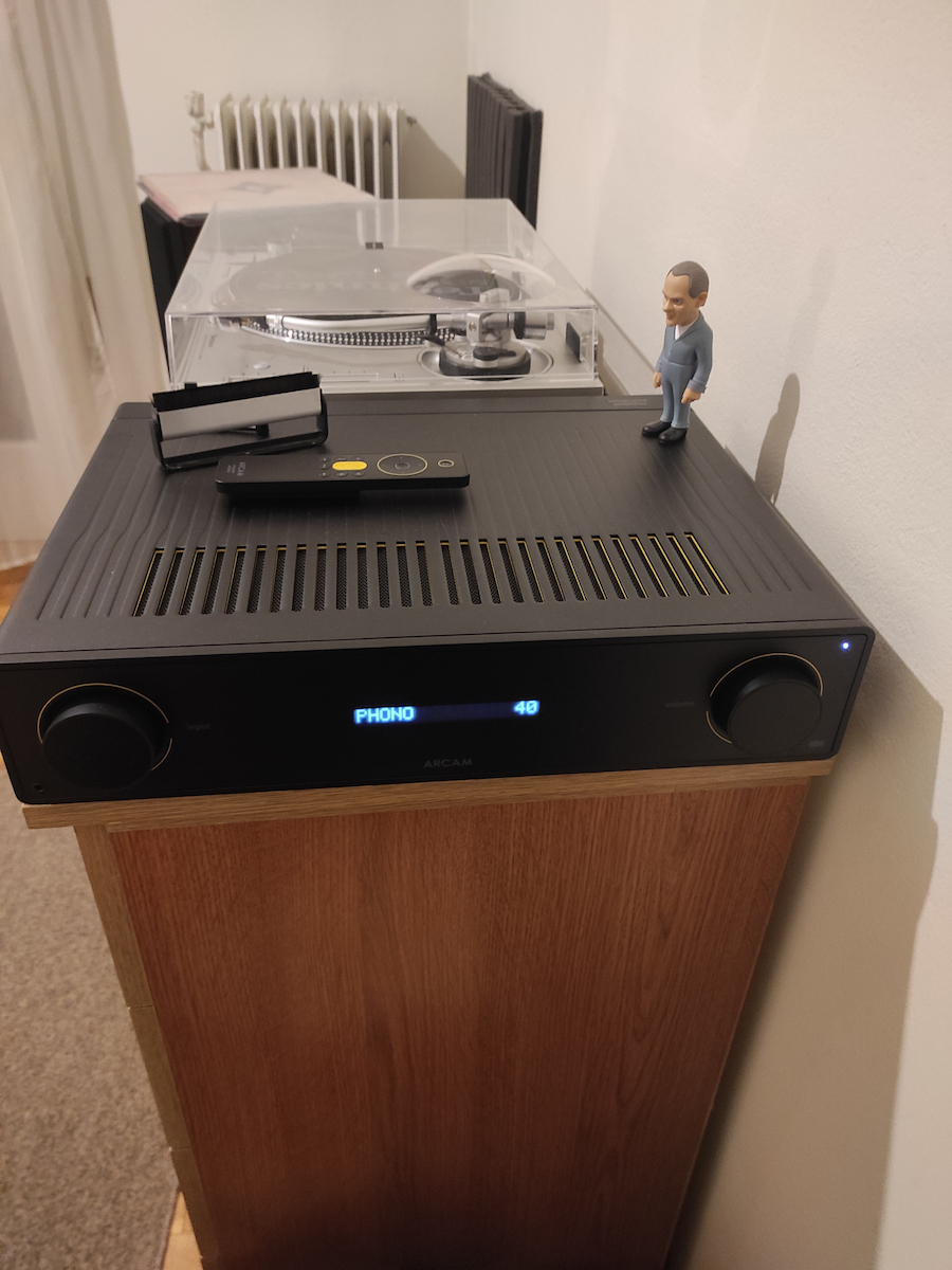 Arcam Radia Series A15 Integrated Hi-Fi Amplifier Stereo 120W/4Ω 80W/8Ω Black