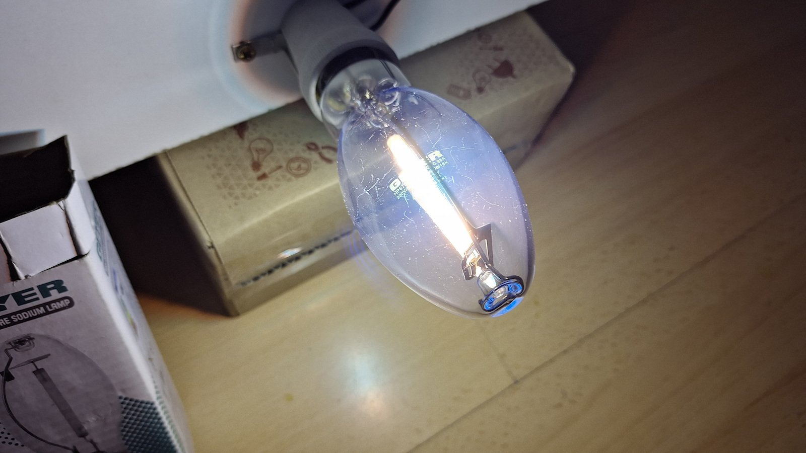 Geyer Λάμπα Νατρίου 70W για Ντουί E27