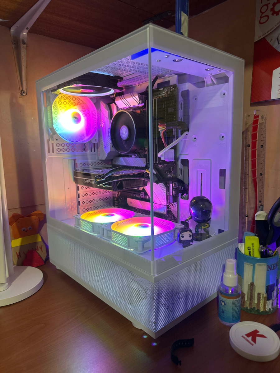 1STPLAYER MIKU Mi7-A Геймърско бюро Midi Tower Компютърна кутия със страничен прозорец и RGB осветление Черен