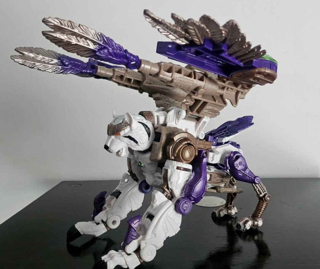 Φιγούρα Δράσης Authentics Transformers για 6+ Ετών 17εκ.