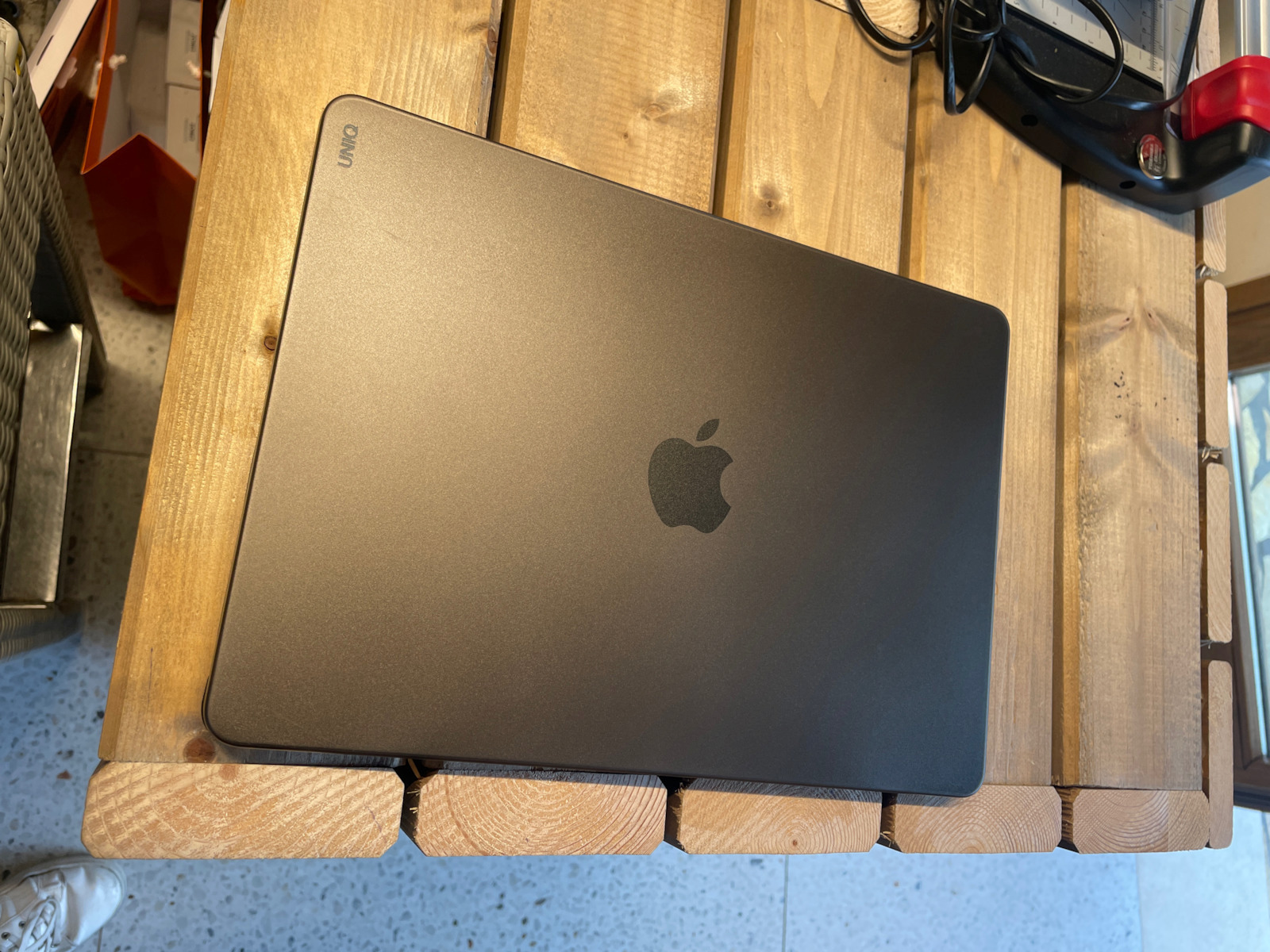 Uniq Claro Macbook Air 13 2022 Κάλυμμα για Laptop 13.6" Smoke Grey
