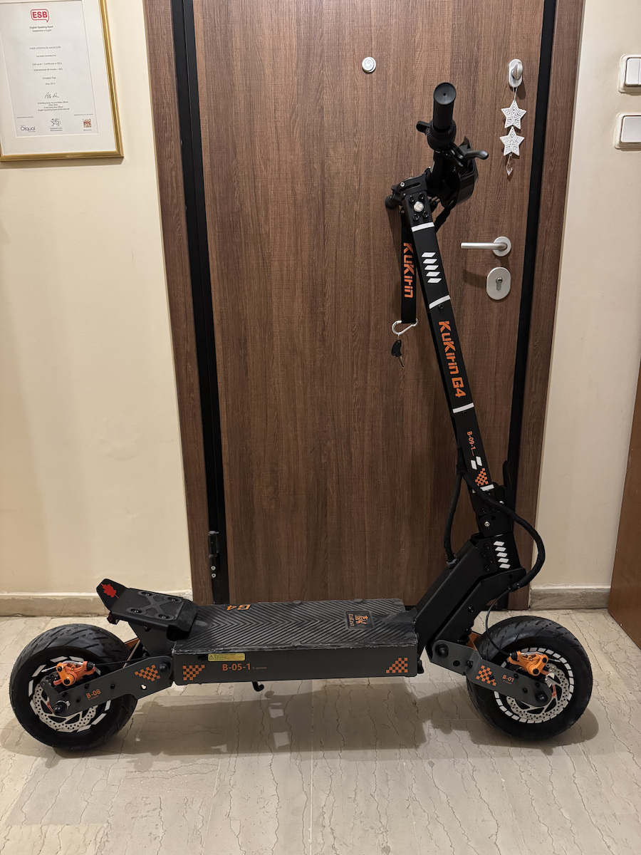 KuKirin G4 Electric Scooter with 70km/h Max Speed and 75km Autonomy in Negru Color