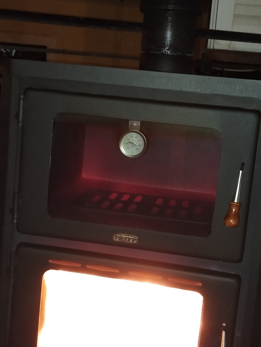 Prity FG Χαλύβδινη Ξυλόσομπα με Φούρνο 14kW Μαύρη