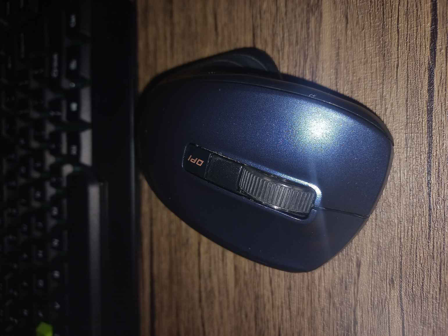 Asus MW202 Kabellos Ergonomisch Maus Gold