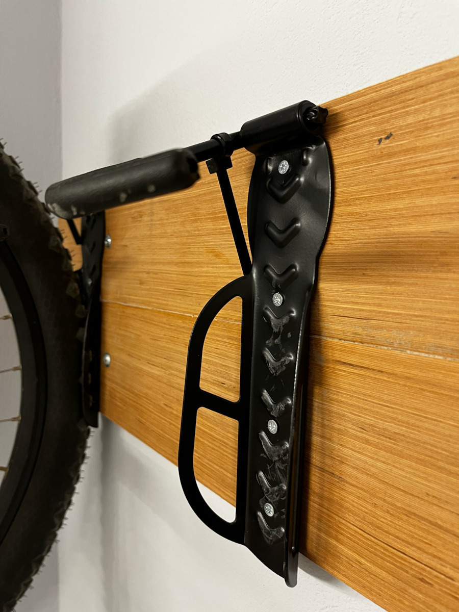 Trizand Bicycle Wall Mount in black colour, 26x7x12 cm