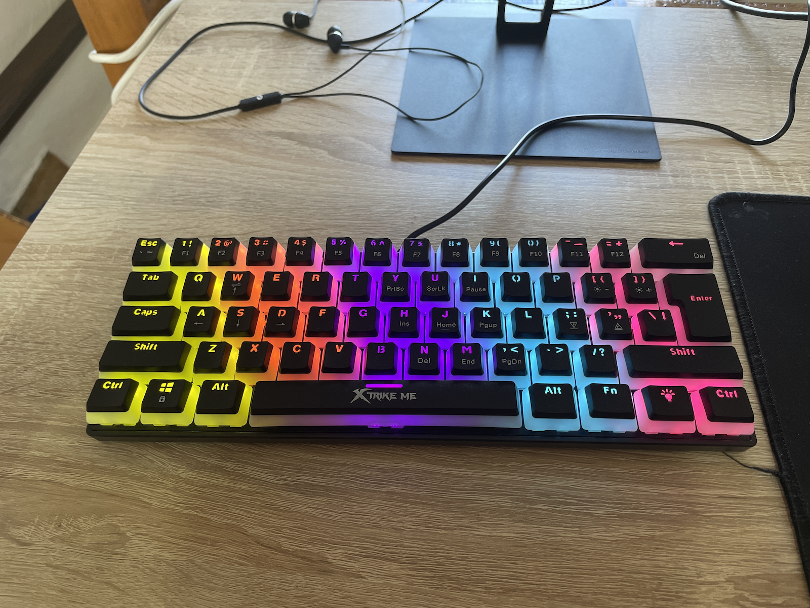 Xtrike Me GK-985P Gaming Μηχανικό Πληκτρολόγιο 60% με Blue διακόπτες και RGB φωτισμό (Αγγλικό US)