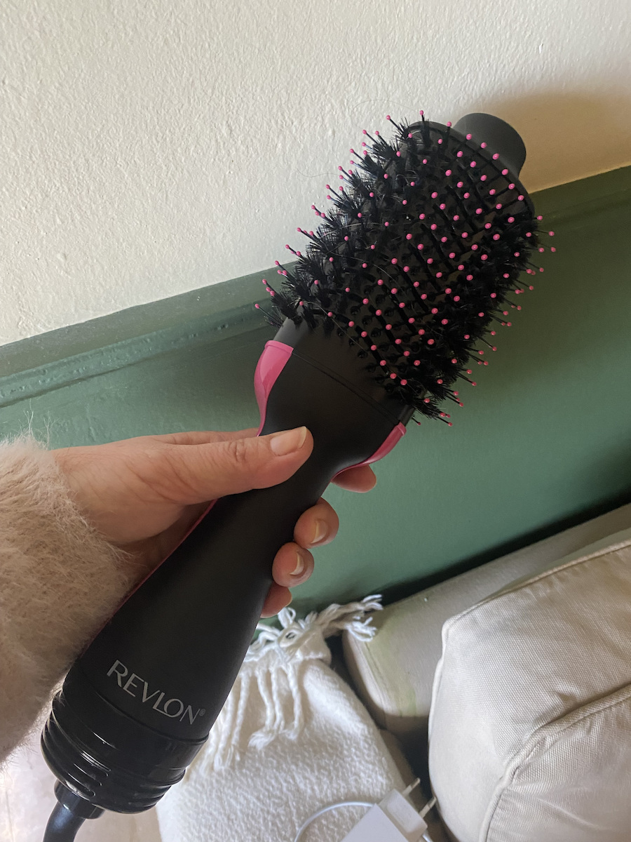 Revlon One-Step Volumiser Ceramic Electric Brush with Air for Straightening 1100W