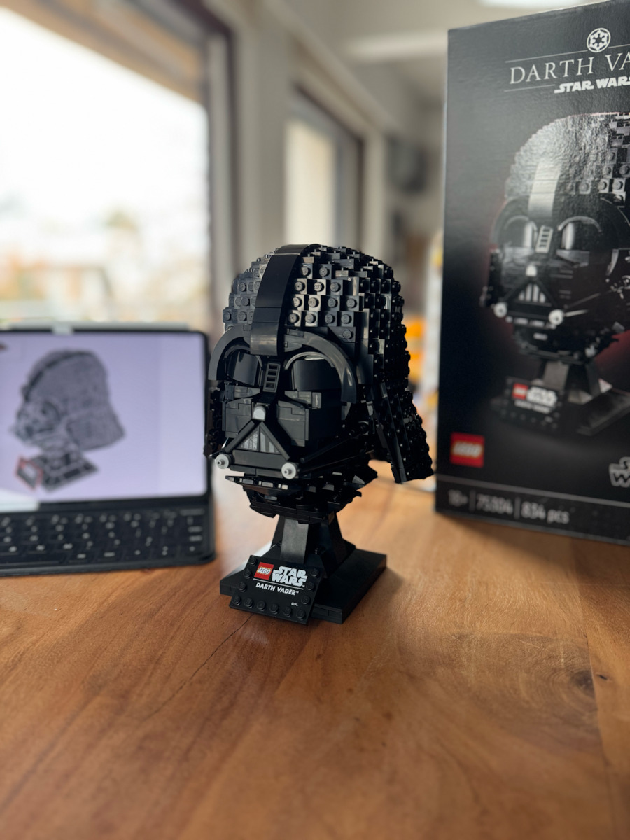 LEGO Star Wars Darth Vader Helmet Pentru 18+ Ani 834 Bucăți 75304