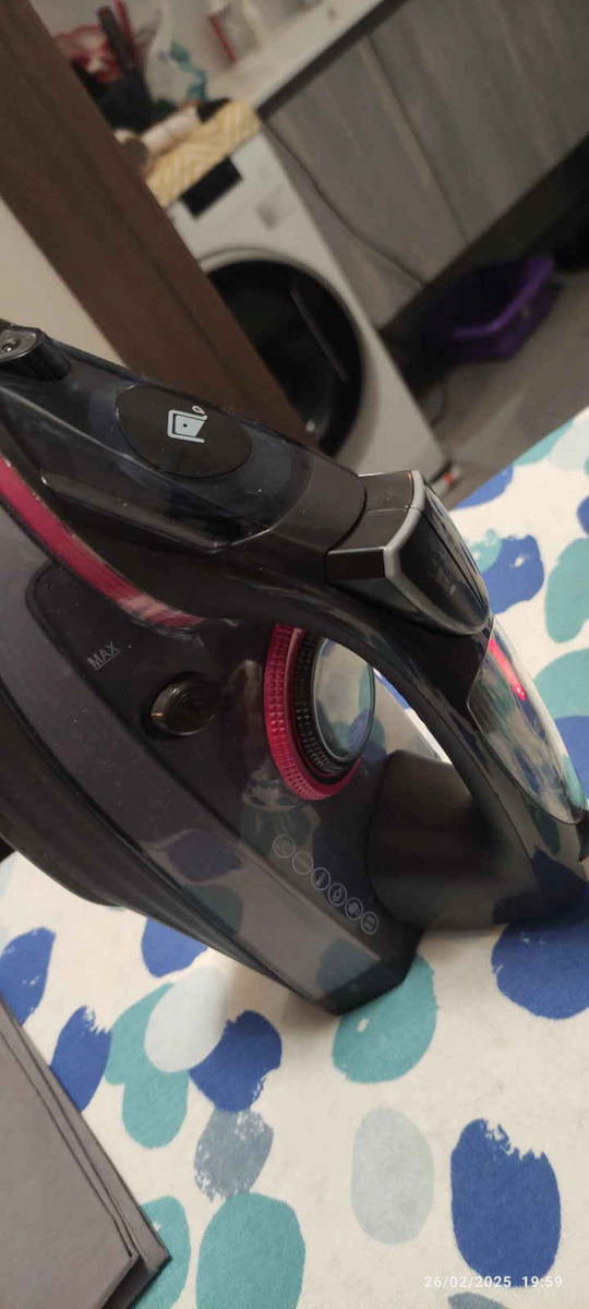 Tesla Steam Iron 3100W with Ceramic Plate and Continuous Steam Supply 25g/min