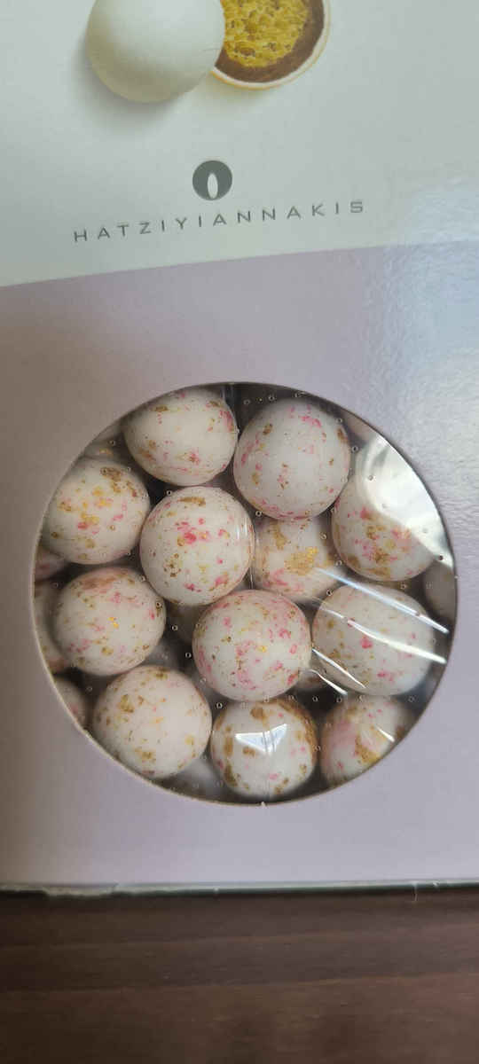 CHatzigiannakis with Crunchy Core Crispy Jordan Almonds Splash Matt 3000gr