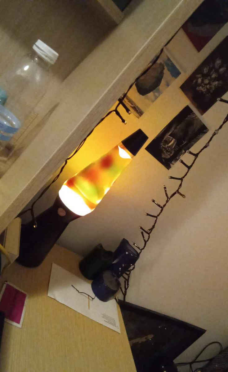 Total Gift Dekorative Lampe Lavalampe Schwarz
