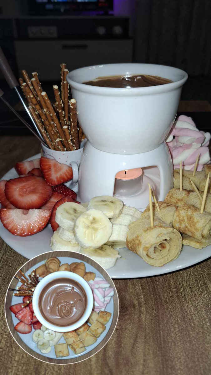 Macma Werbeatrikel Porcelain Fondue Pot with Tea Light for 2 Persons White 12x12x14cm