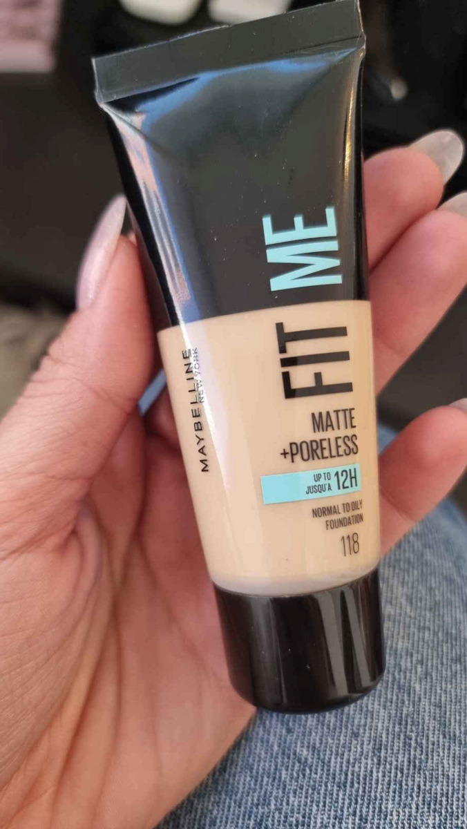 Maybelline Fit Me Matte + Poreless Liquid Foundation 105 Natural Ivory 30ml