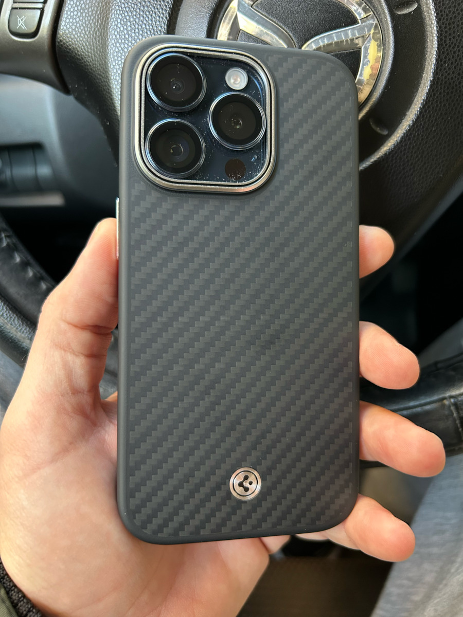 Spigen Enzo Aramid MagFit Задна корица Aramid Fiber 2мм матово черно (iPhone 15 Pro)