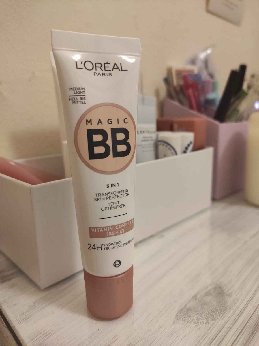 L'Oreal Paris C'est Magic BB- 03 Medium Light 24h Creme Gesicht Tag mit SPF20 30ml