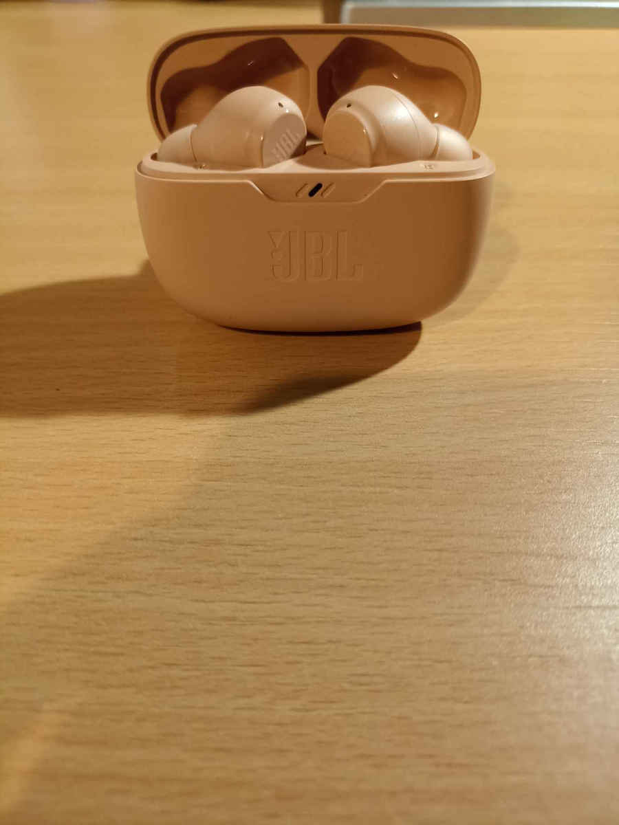 JBL Wave Beam In-Ear Bluetooth-Freisprecheinrichtung Kopfhörer mit Ladeetui Weiß
