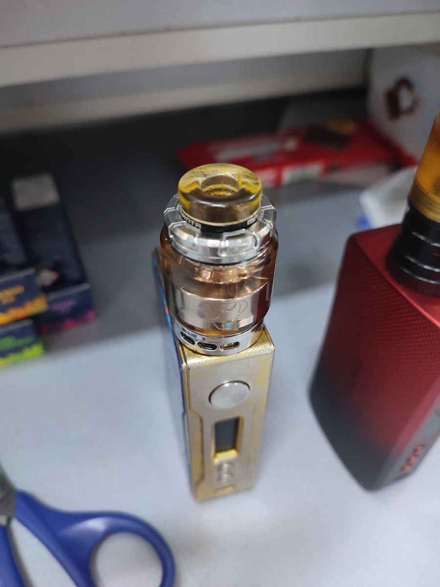 Advken Manta Resin Version RTA 4.5ml 24mm Gold
