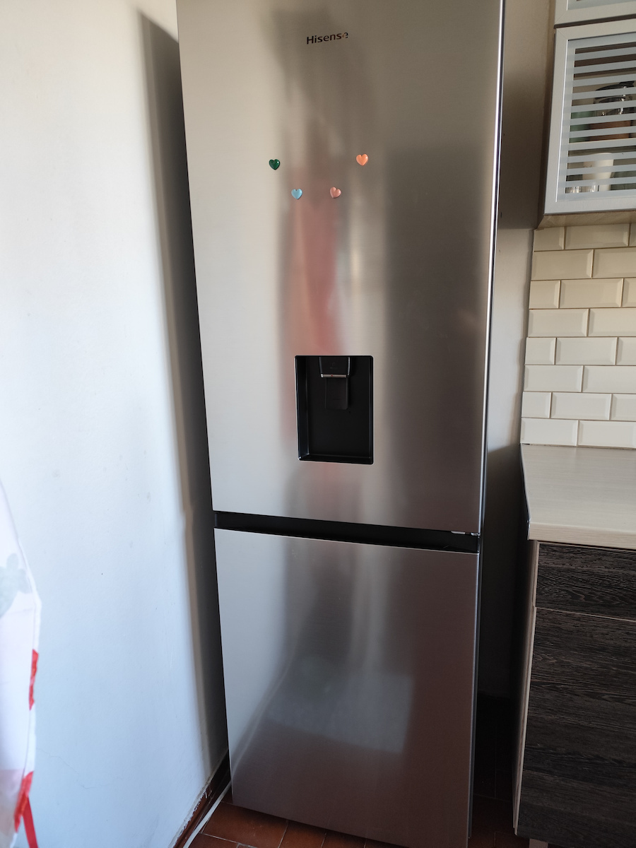 Hisense 304лт В186xШ59.5xД59см. Inox RB390N4WCE