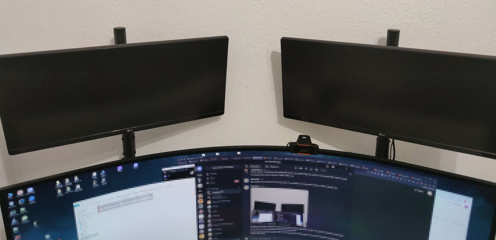 Brateck LDT66-T02V Stand Desk Mounted for 2 Monitors up to 32"