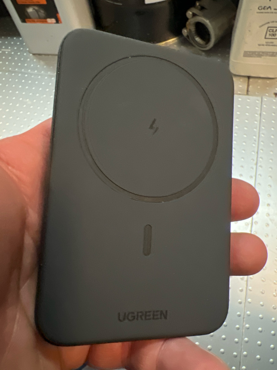 Ugreen PB561 MagSafe Power Bank 10000mAh 20W με Θύρα USB-C Μαύρο