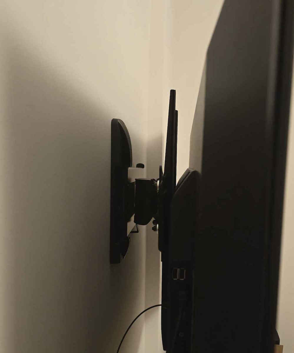 Meliconi Slimstyle Plus 400 SDR 070-0586 Wall TV Mount with Arm up to 82" and 30kg
