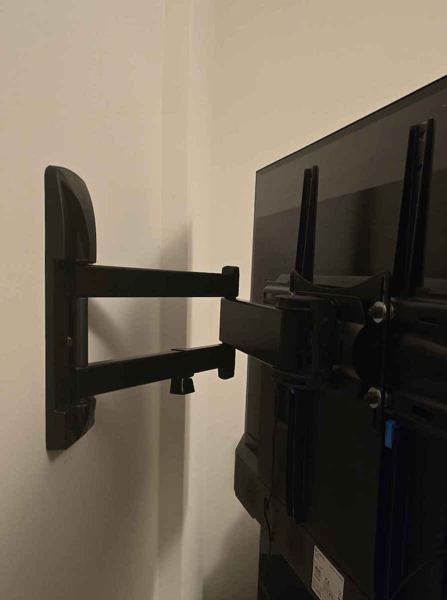 Meliconi Slimstyle Plus 400 SDR 070-0586 Wall TV Mount with Arm up to 82" and 30kg