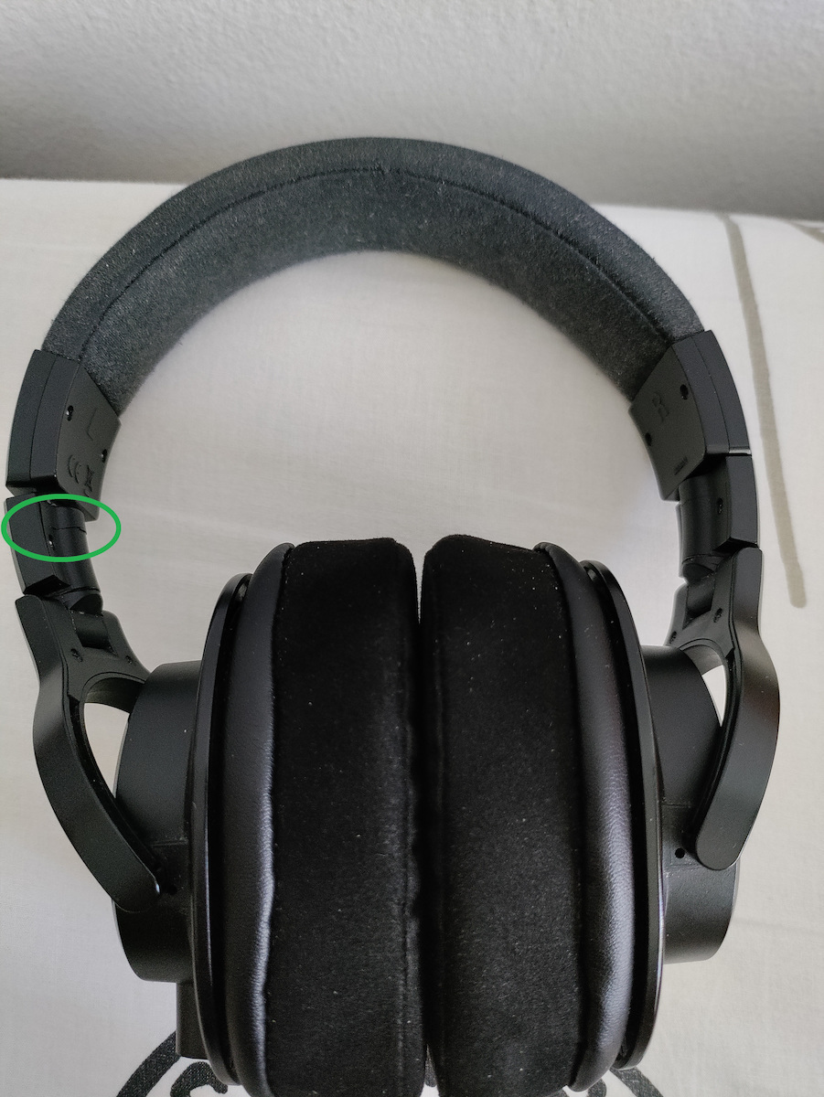 Audio Technica ATH-M40x Wired Over Ear Headphones Black