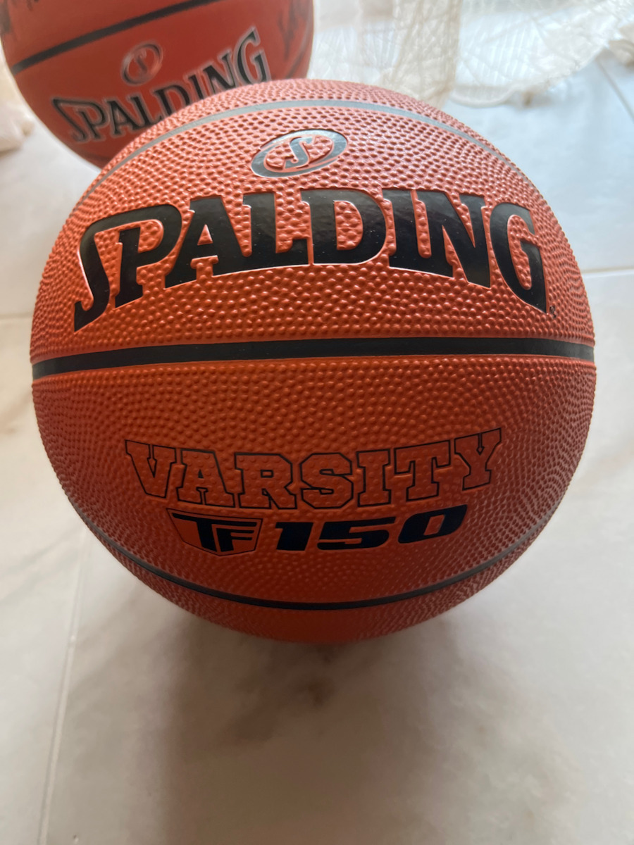 Spalding TF-150 Varsity Basket Ball Outdoor
