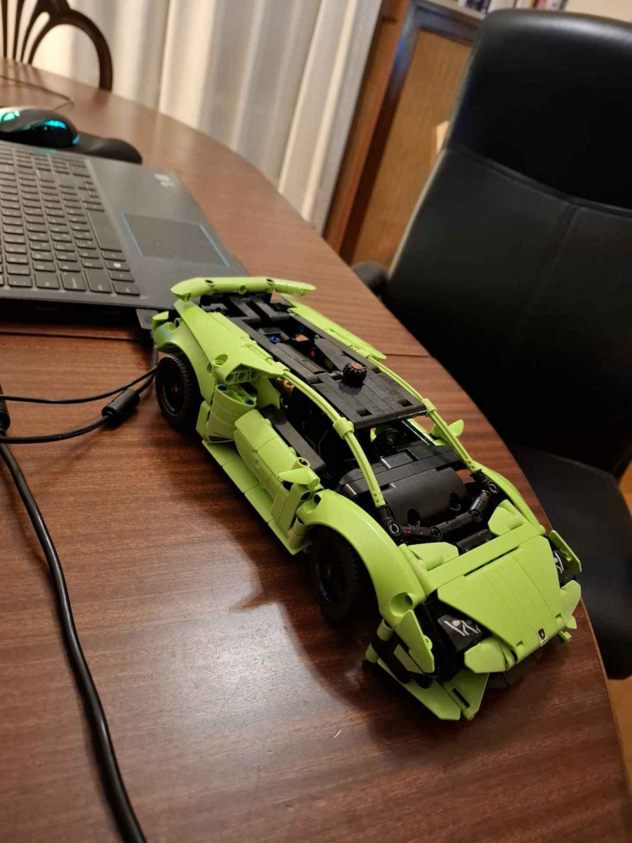 LEGO Technic Lamborghini Huracán Tecnica Pentru 9+ Ani 806 Bucăți