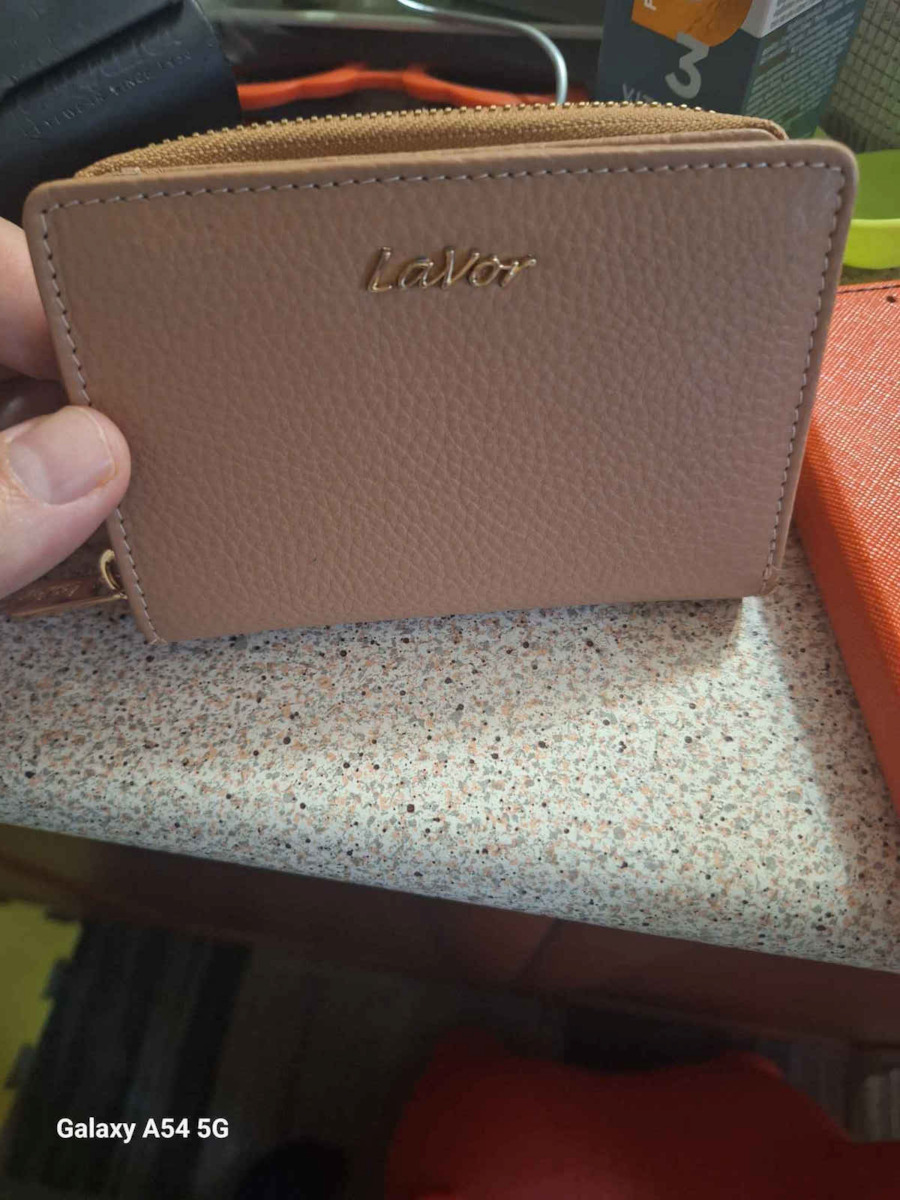 Small Leather Women's Wallet Classic with RFID Brown