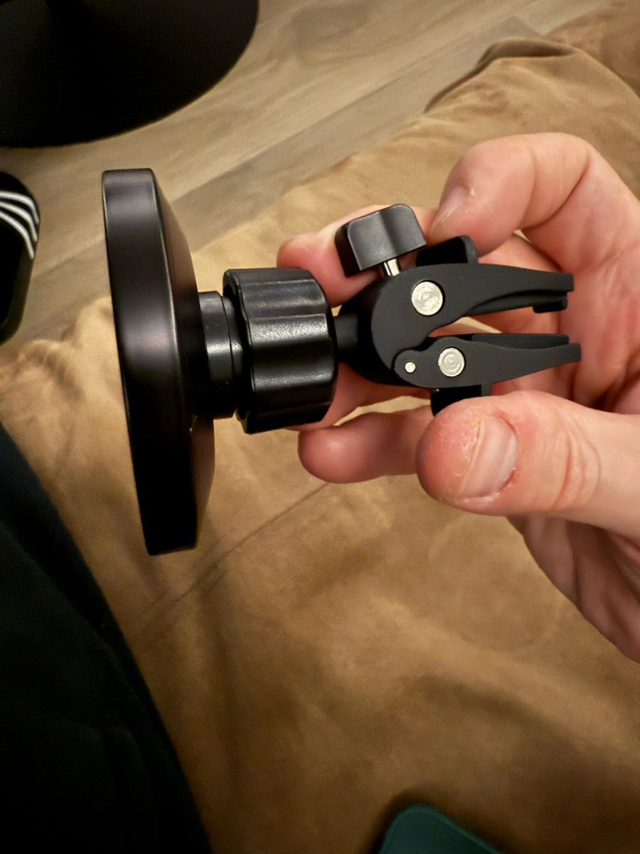 Joyroom JR-ZS240 Car Mobile Mount with Magnet MagSafe Black