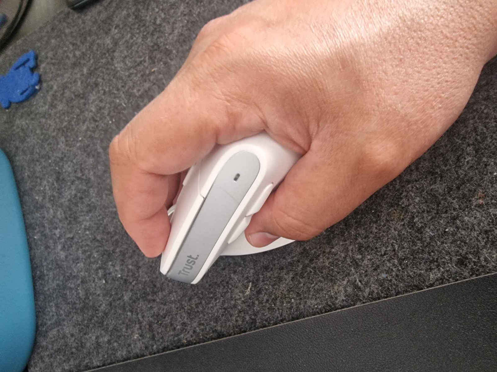 Trust Bayo+ Multidevice Ασύρματο Εργονομικό Bluetooth Vertical Ποντίκι Λευκό