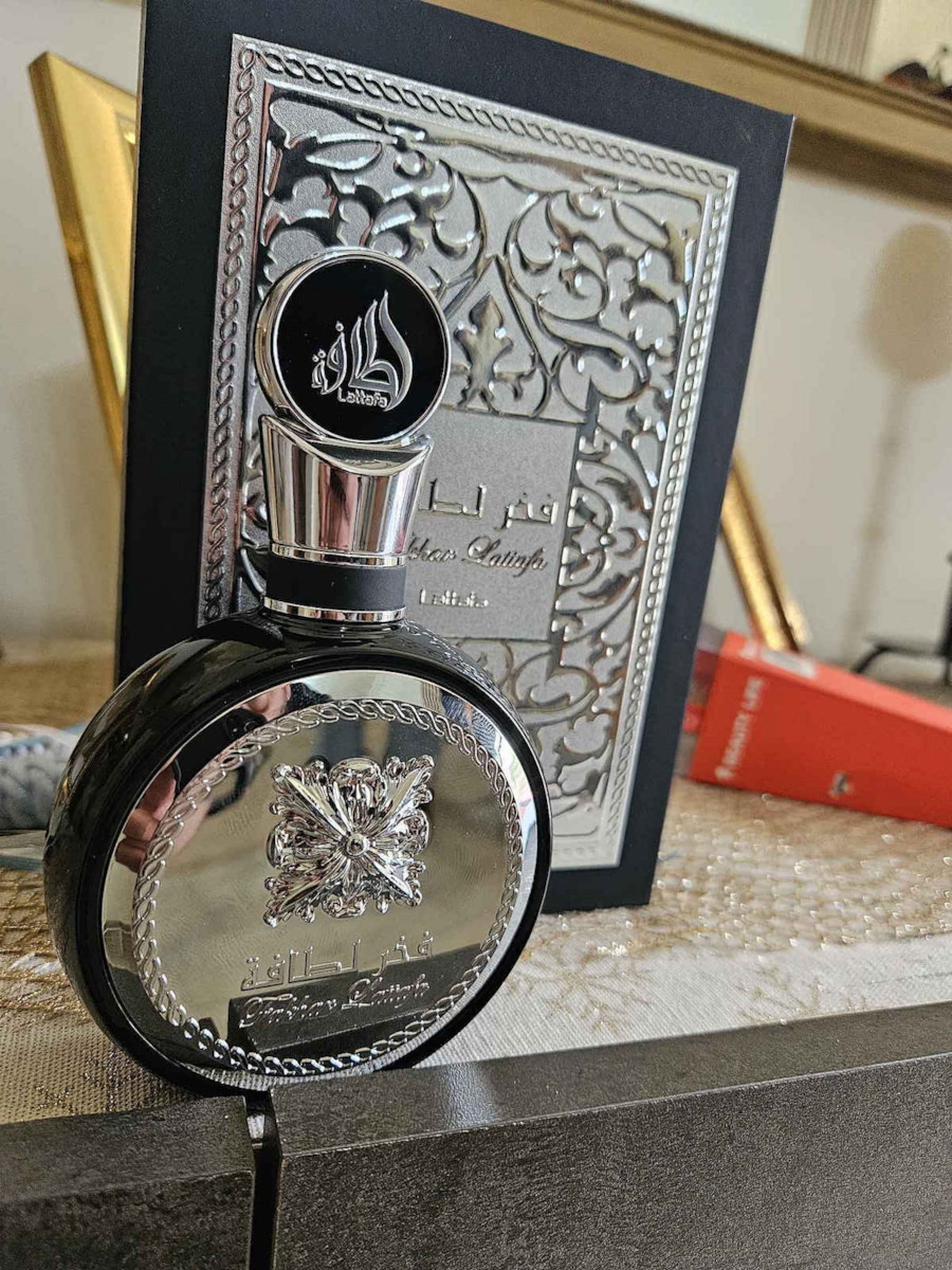 Lattafa Fakhar Black Eau de Parfum 100ml
