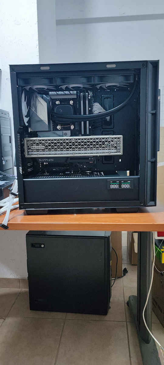 Deepcool CH560 Digital Gaming Midi Tower Κουτί Υπολογιστή με Πλαϊνό Παράθυρο και RGB Φωτισμό Μαύρο