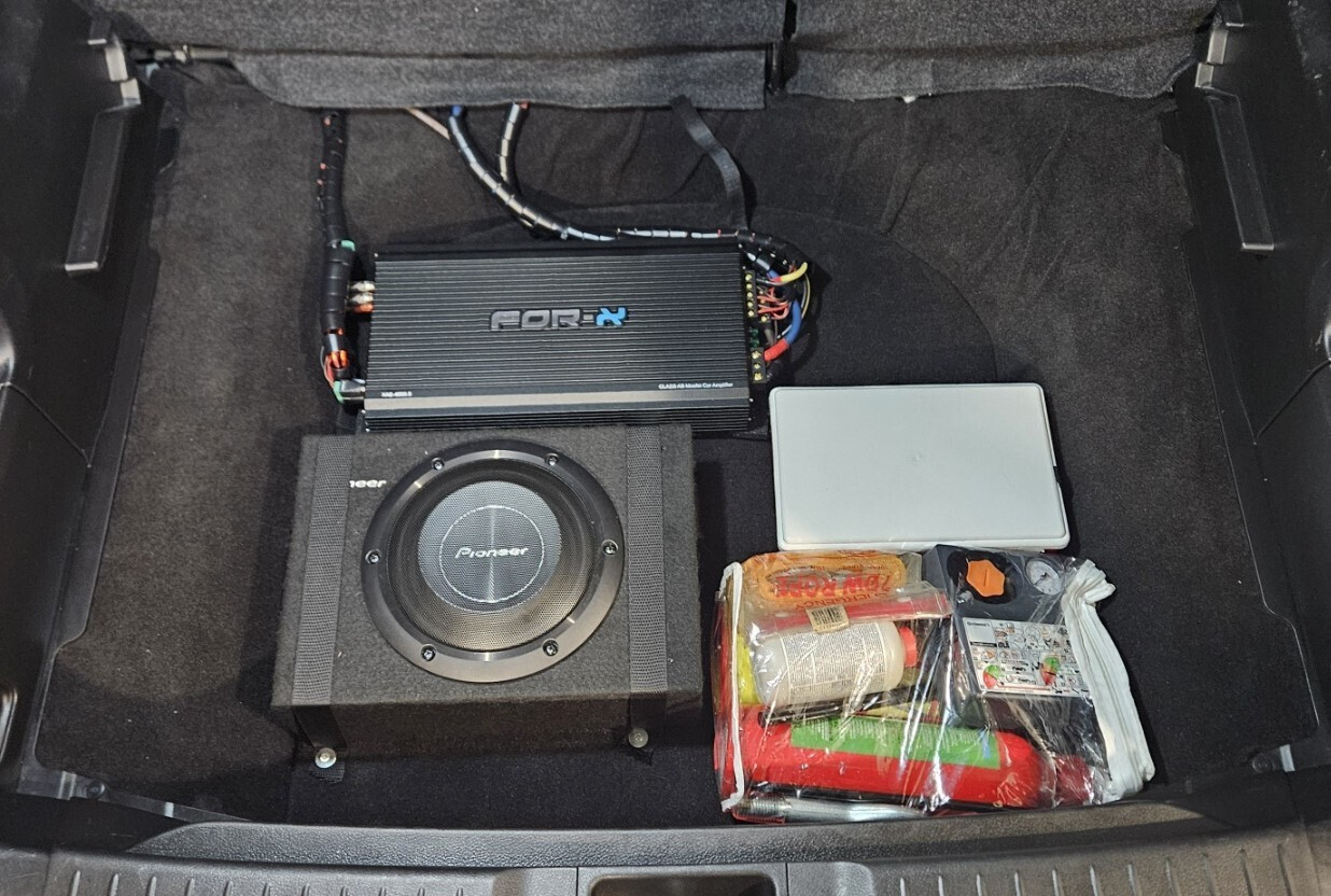 Pioneer Subwoofer Αυτοκινήτου 8" 700W RMS με Κούτα