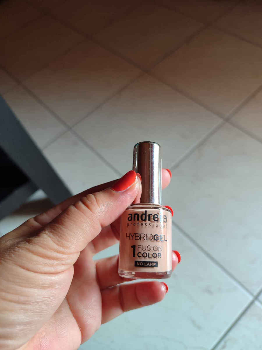 Andreia Professional Hybrid Gel Glossy Nail Polish Long Lasting Beige H11 10.5ml