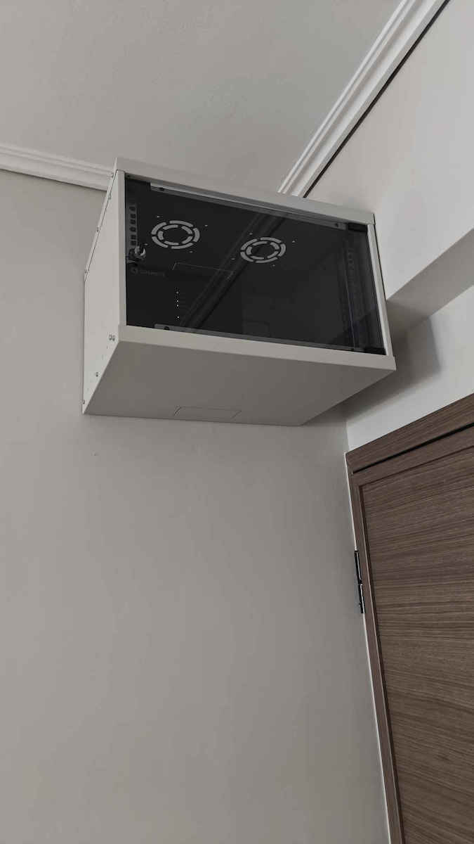 Intellinet Wall Mounted Rack Cabinet 6U 54x40x35.3cm Gray 714150