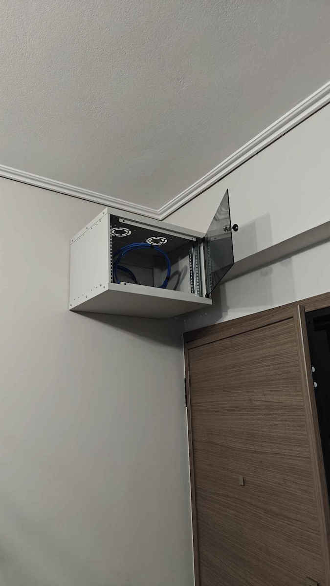 Intellinet Wall Mounted Rack Cabinet 6U 54x40x35.3cm Gray 714150