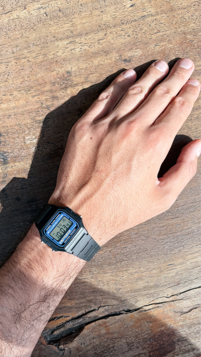 Casio Ψηφιακό Ανδρικό Ρολόι 39mm Μπαταρίας με Μαύρο Καουτσούκ Λουράκι