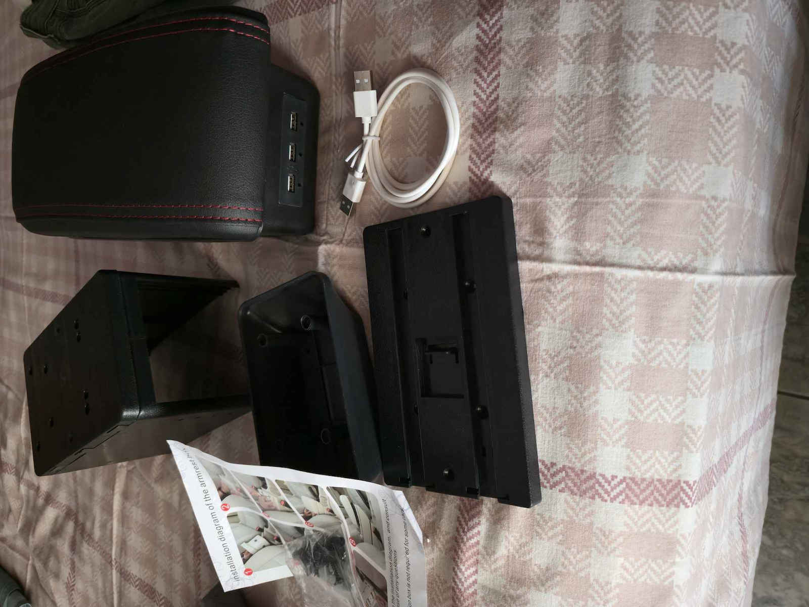Car PU Armrest Universal Audi 90 Mazda 3 Saab 90 Black