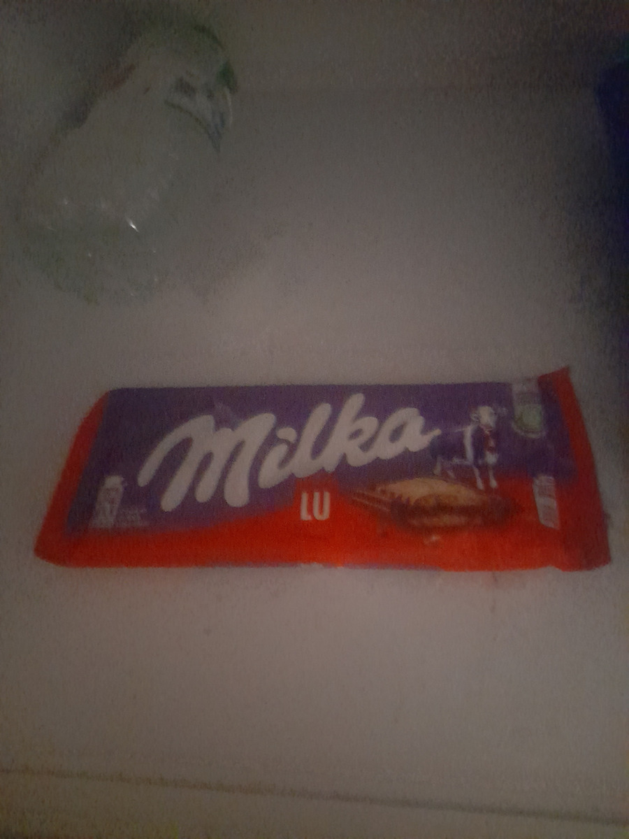 Milka Chocolate Milk with Lu Biscuit 87gr